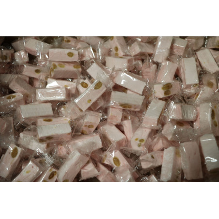 Vrac dominos de nougat tendre Framboise 15% d'amandes - 3 kg