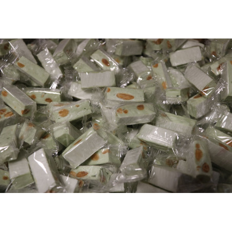 Vrac dominos de nougat tendre Pistache 15% d'amandes - 3 kg